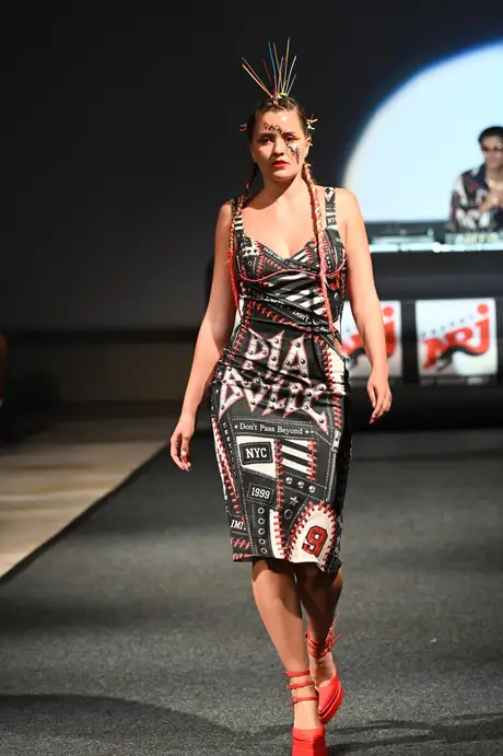 8 August 2026, show 6, Runway. Frame YQXK5Z
