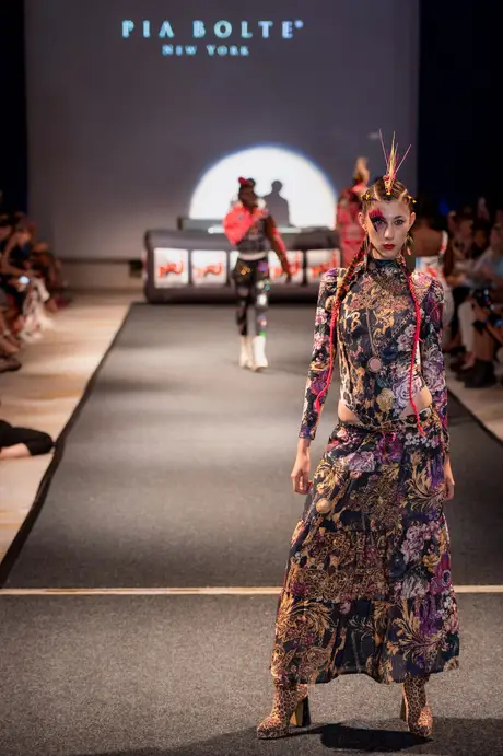 Pia Bolte, 8 August 2026, show 6, Runway. Frame ZVTAT_