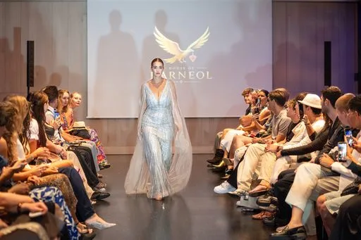 House of Karneol, 9 August 2026, show 5, Runway. Frame Z1JAFQ