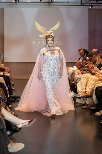 House of Karneol, 9 August 2026, show 5, Runway. Frame N0FDLH