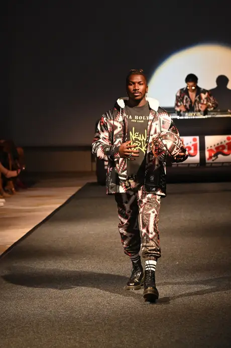 8 August 2026, show 6, Runway. Frame XIH-UM