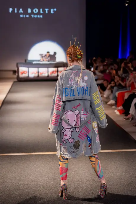 Pia Bolte, 8 August 2026, show 6, Runway. Frame ECL6XA