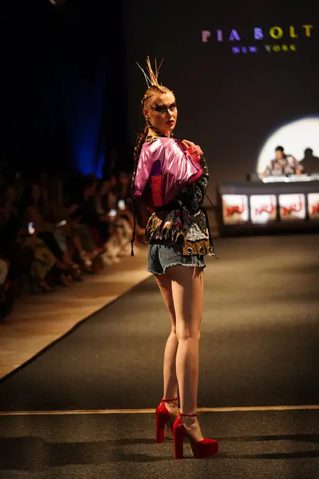 Pia Bolte, 8 August 2026, show 6, Runway. Frame QIB683