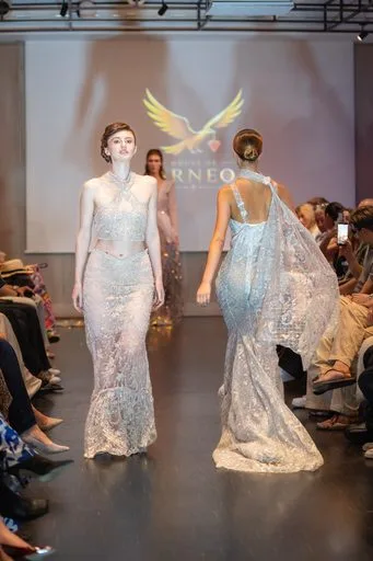 House of Karneol, 9 August 2026, show 5, Runway. Frame QA4WNV