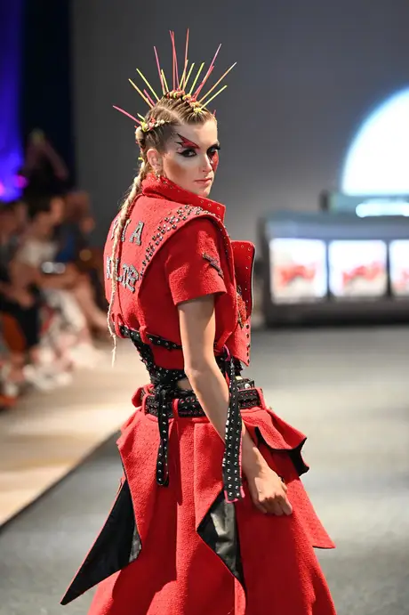 8 August 2026, show 6, Runway. Frame DWWA5Z