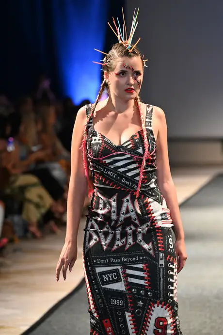 8 August 2026, show 6, Runway. Frame MZUNSR