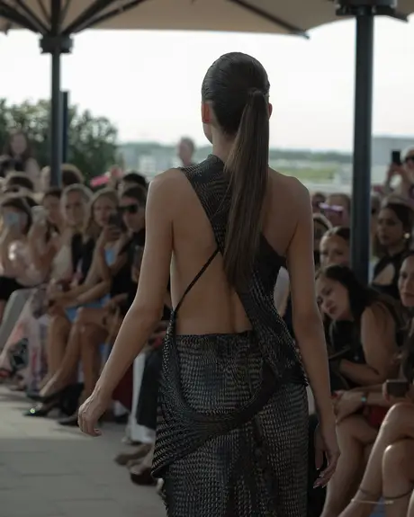 7 August 2026, show 1, Runway. Frame 1JLY4T
