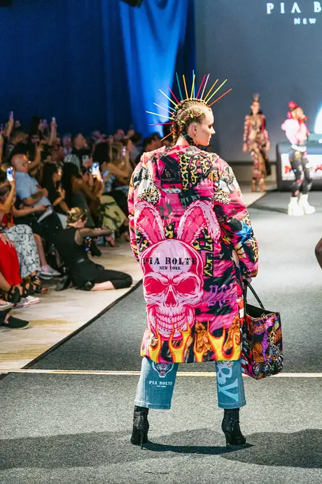 Pia Bolte, 8 August 2026, show 6, Runway. Frame 2XNWBZ