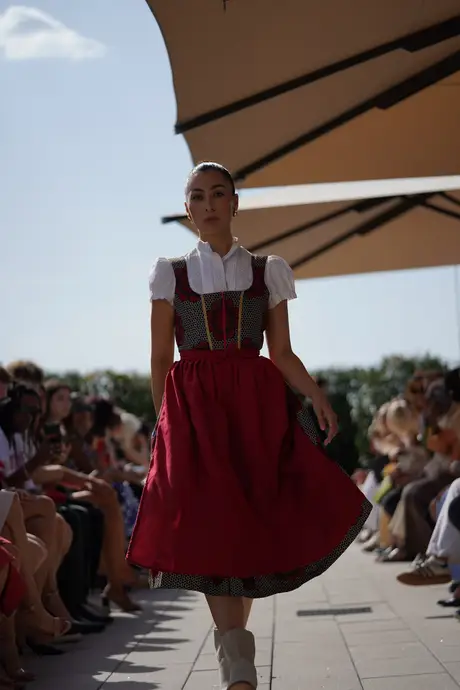 Roubs Style, 9 August 2026, show 4, Runway. Frame 7CXBZ4