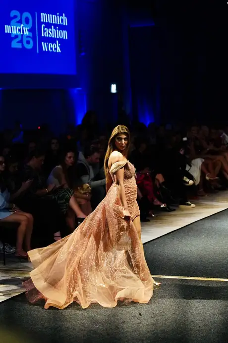 7 August 2026, show 2, Runway. Frame FI8H0F