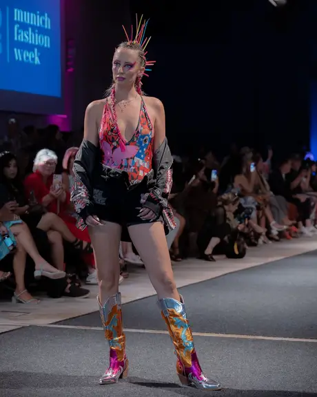 Pia Bolte, 8 August 2026, show 6, Runway. Frame L3J_XY