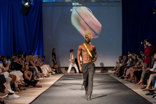 Joelle Jacobs x Holsta, 9 August 2026, show 6, Runway. Frame 8VNOBM