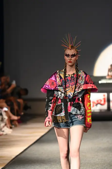 8 August 2026, show 6, Runway. Frame 5QFNKE