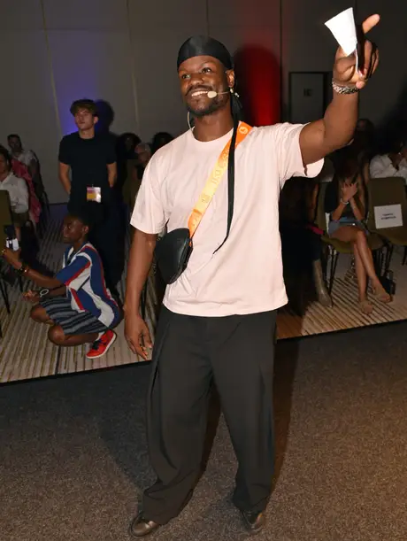 Runway, 9 August 2026. Frame VINF-R