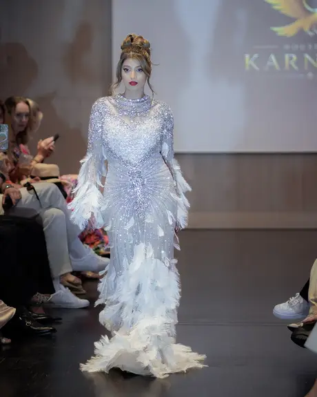 House of Karneol, 9 August 2026, show 5, Runway. Frame LM3ZAI