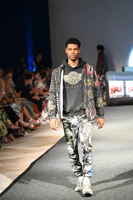 8 August 2026, show 6, Runway. Frame Y_L5L7