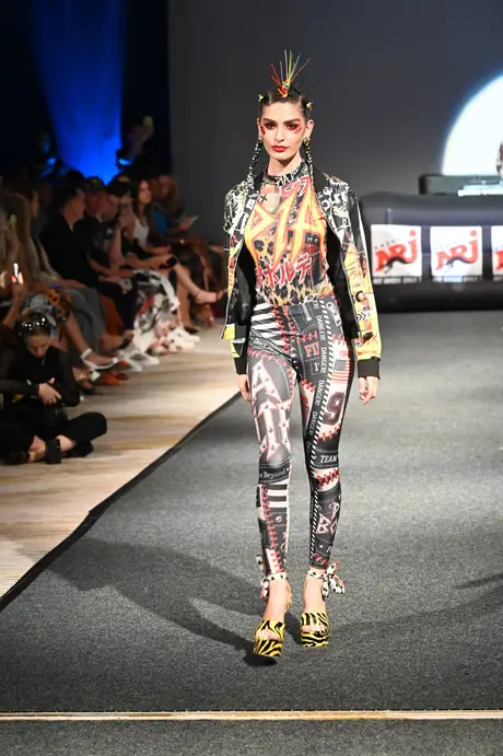 8 August 2026, show 6, Runway. Frame 6BCUN1