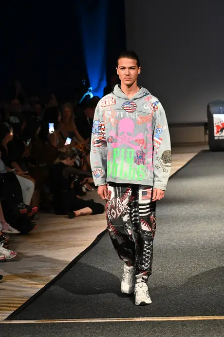 8 August 2026, show 6, Runway. Frame XVIJ26