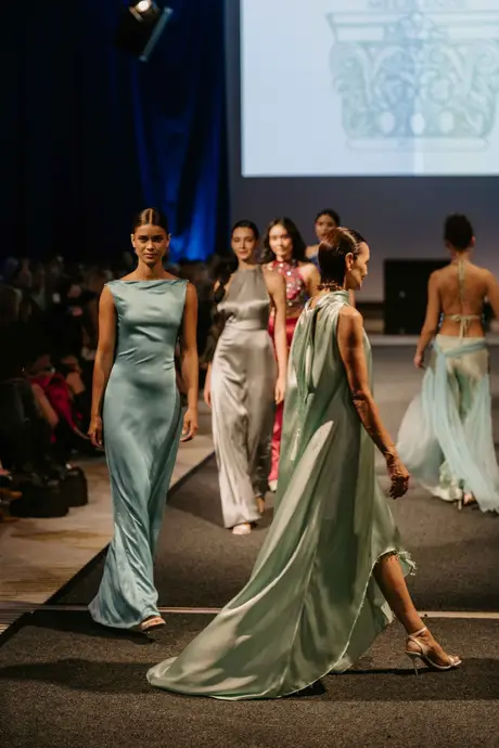 7 August 2026, show 2, Runway. Frame 7ZSUX0