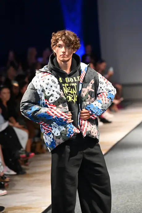 8 August 2026, show 6, Runway. Frame 0COQUB