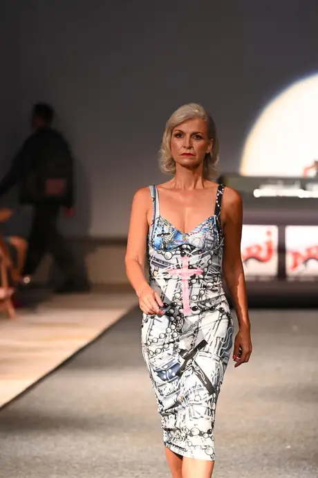 8 August 2026, show 6, Runway. Frame ZXRLE1
