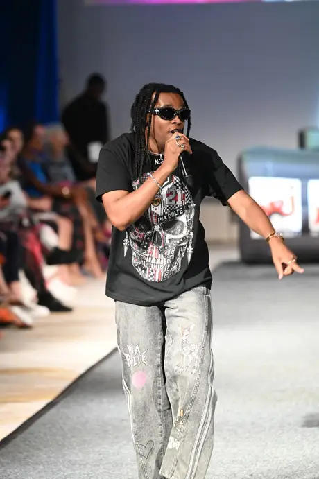 8 August 2026, show 6, Runway. Frame DMPZXU