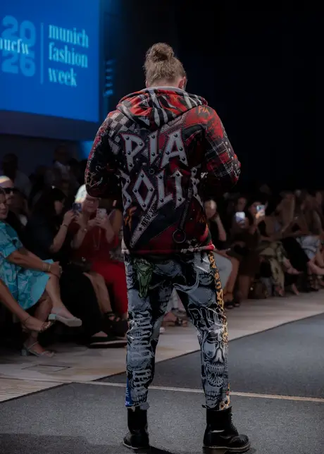 Pia Bolte, 8 August 2026, show 6, Runway. Frame BKH7C8