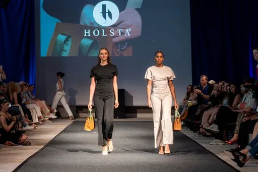 Joelle Jacobs x Holsta, 9 August 2026, show 6, Runway. Frame 8GJU7M