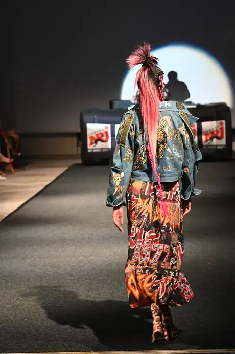 8 August 2026, show 6, Runway. Frame JNQJMR