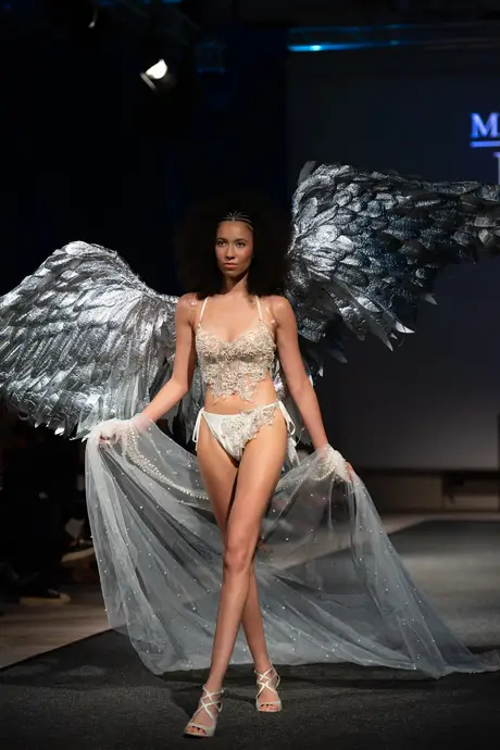 7 August 2026, show 2, Runway. Frame RL5PRQ
