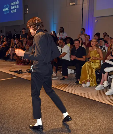 9 August 2026, show 2, Runway. Frame 4YZJFO