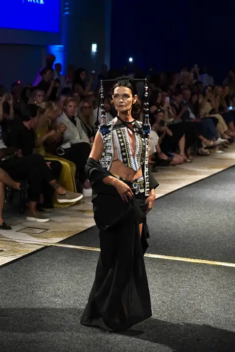 Joelle Jacobs x Holsta, 9 August 2026, show 6, Runway. Frame YR1NQG