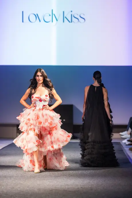 Lovely Kiss, 7 August 2026, show 2, Runway. Frame L9KTVJ