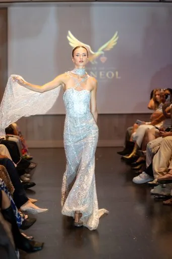 House of Karneol, 9 August 2026, show 5, Runway. Frame EZM71E
