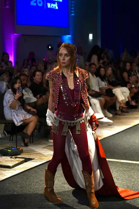 Joelle Jacobs x Holsta, 9 August 2026, show 6, Runway. Frame 2KRELV