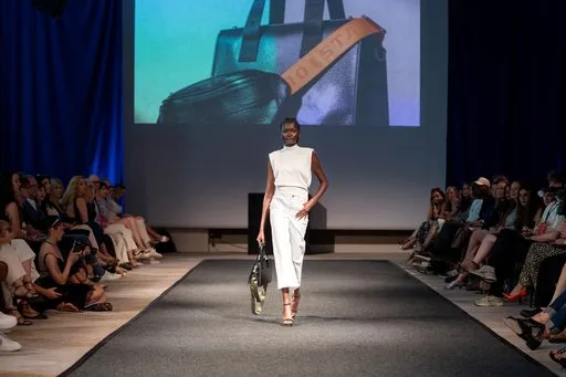 Joelle Jacobs x Holsta, 9 August 2026, show 6, Runway. Frame 5DZDRU