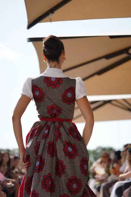 Roubs Style, 9 August 2026, show 4, Runway. Frame BEWD43