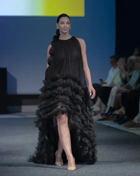 7 August 2026, show 2, Runway. Frame ZBAQRB