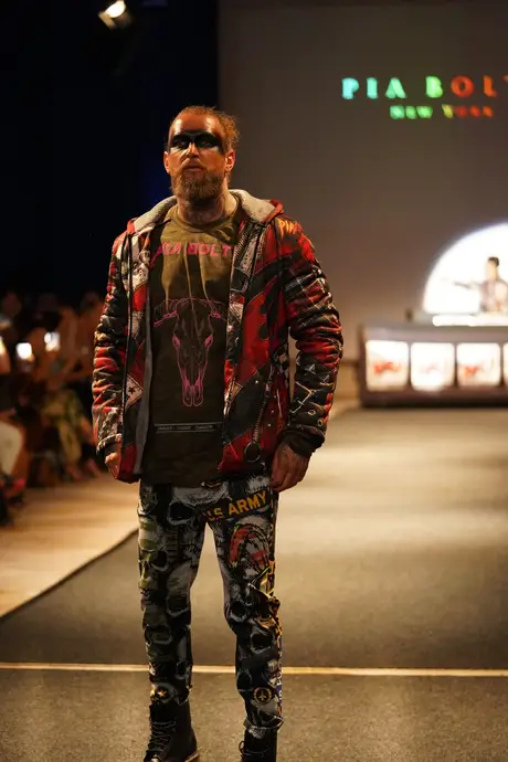 Pia Bolte, 8 August 2026, show 6, Runway. Frame 4UZBD5