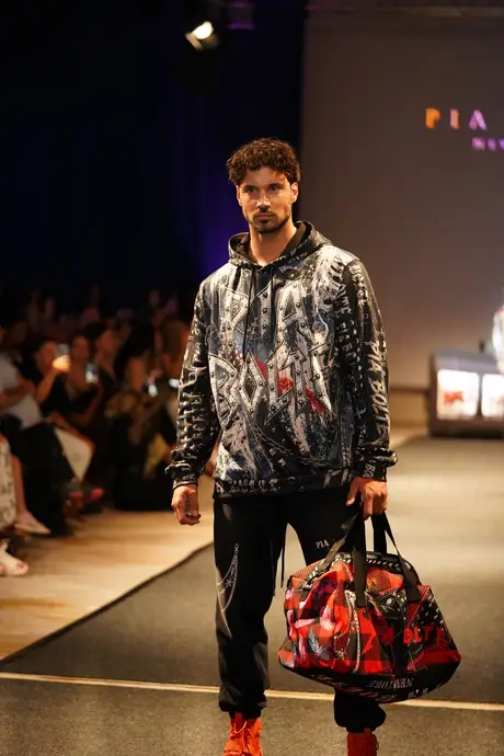 Pia Bolte, 8 August 2026, show 6, Runway. Frame ERQRI2