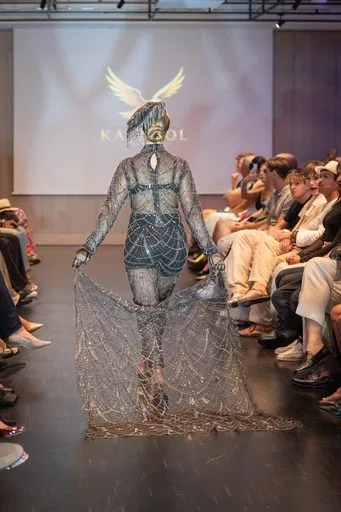House of Karneol, 9 August 2026, show 5, Runway. Frame 7MCWUM