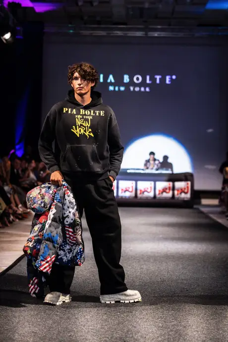 Pia Bolte, 8 August 2026, show 6, Runway. Frame IUJ4T5
