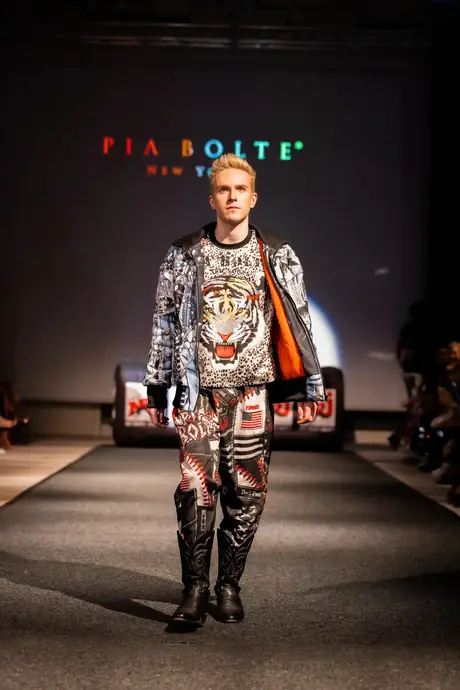 Pia Bolte, 8 August 2026, show 6, Runway. Frame NZD_B8