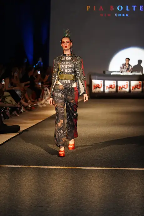 Pia Bolte, 8 August 2026, show 6, Runway. Frame JYQX9O