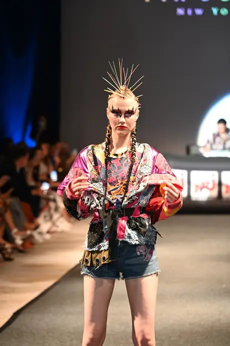 8 August 2026, show 6, Runway. Frame GHVYCQ
