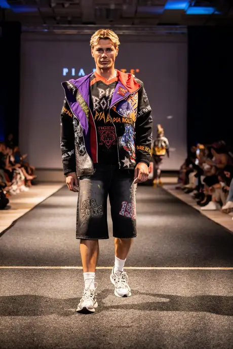 Pia Bolte, 8 August 2026, show 6, Runway. Frame AU_744