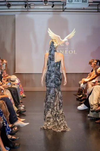 House of Karneol, 9 August 2026, show 5, Runway. Frame D2CRUF