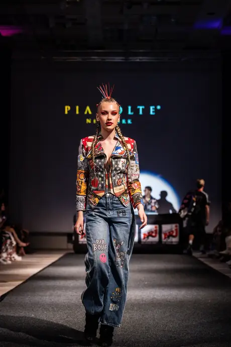 Pia Bolte, 8 August 2026, show 6, Runway. Frame EBXVLW
