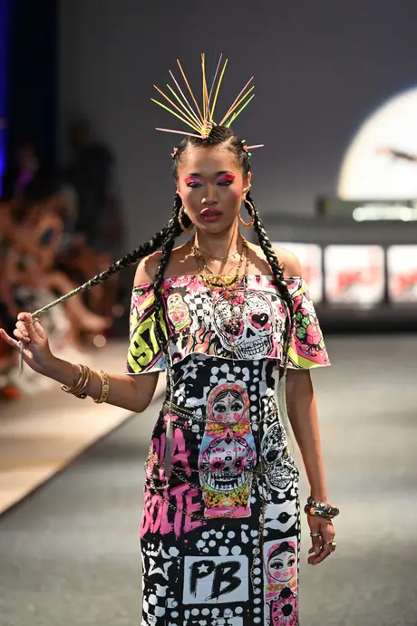 8 August 2026, show 6, Runway. Frame 3NXXVW