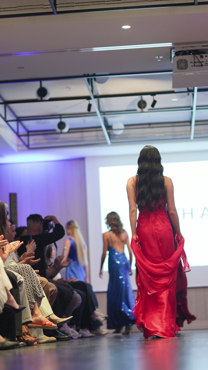Runway clip, 8 August 2026, by Marius Mundt